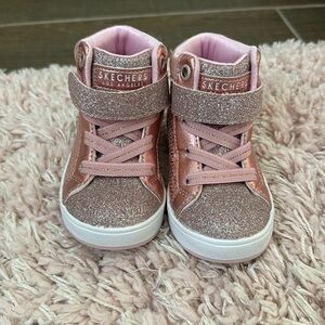 Skechers toddler girls size 6 sparkly pink sneakers